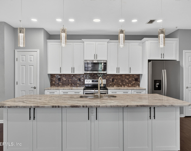 11251 Campfield Drive - Photo Thumbnail 6