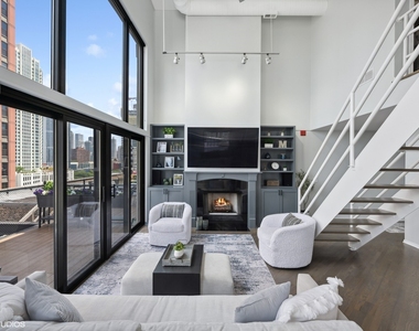 616 W Fulton Street - Photo Thumbnail 2