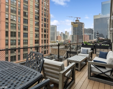 616 W Fulton Street - Photo Thumbnail 15