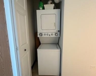 8 W Monroe Street - Photo Thumbnail 13