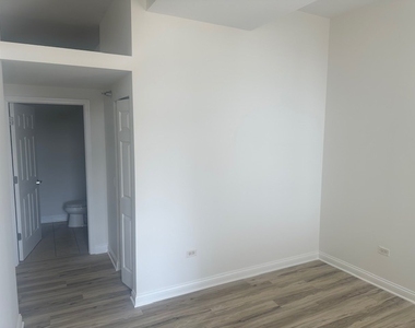 8 W Monroe Street - Photo Thumbnail 9