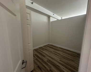 8 W Monroe Street - Photo Thumbnail 10