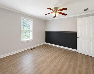 238 Trinity Church Road - Photo Thumbnail 8