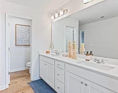 8 Lumpkin Lane - Photo Thumbnail 16