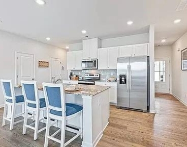 8 Lumpkin Lane - Photo Thumbnail 6