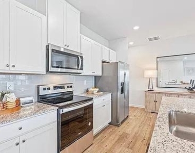 8 Lumpkin Lane - Photo Thumbnail 3