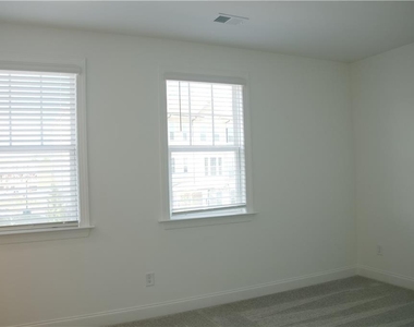4381 Encore Blvd - Photo Thumbnail 10