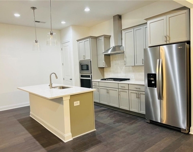 4381 Encore Blvd - Photo Thumbnail 4