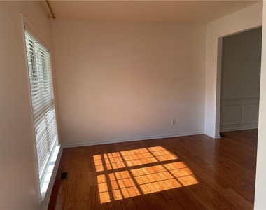 1023 Cassina Court - Photo Thumbnail 4