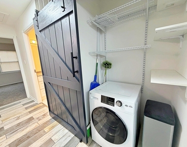 440 Lear Court - Photo Thumbnail 11