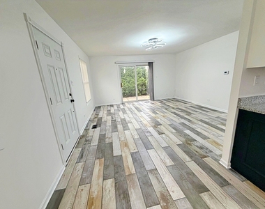 440 Lear Court - Photo Thumbnail 4