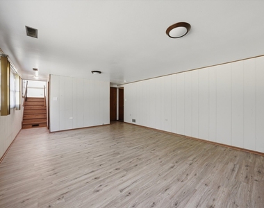 4050 Violet Lane - Photo Thumbnail 18