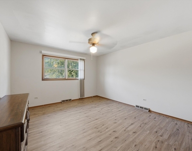4050 Violet Lane - Photo Thumbnail 16