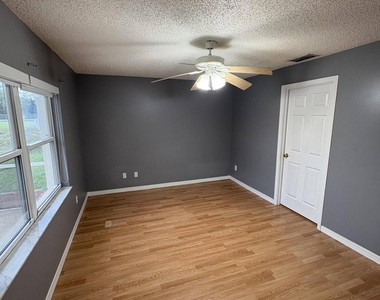 436 Mango Circle - Photo Thumbnail 13