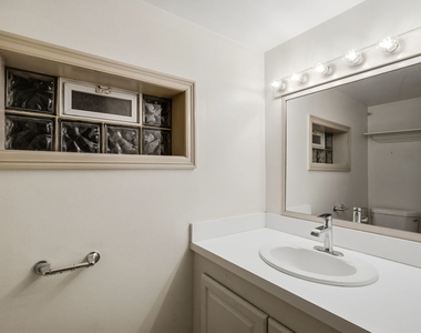 3329 N Neva Avenue - Photo Thumbnail 28