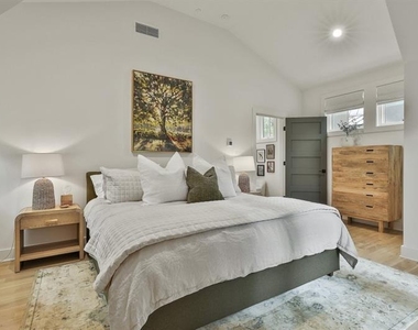 130 Arcadia Avenue - Photo Thumbnail 25