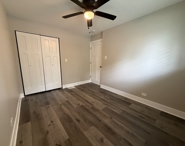 527 W 16th Place - Photo Thumbnail 9