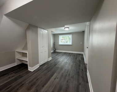 527 W 16th Place - Photo Thumbnail 17