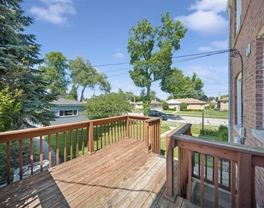 1798 Howard Avenue - Photo Thumbnail 12