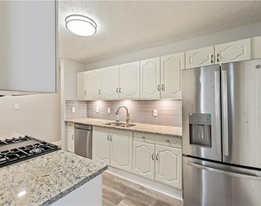 112 Tye Street Se - Photo Thumbnail 15