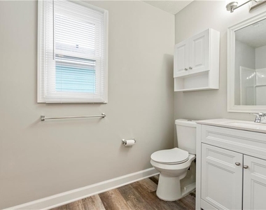112 Tye Street Se - Photo Thumbnail 24