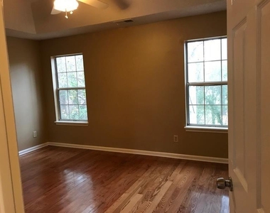 2989 Garland Drive - Photo Thumbnail 5