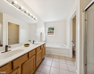 7 Edgebrook Court - Photo Thumbnail 10