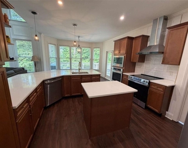 768 Laurel West Lane - Photo Thumbnail 5