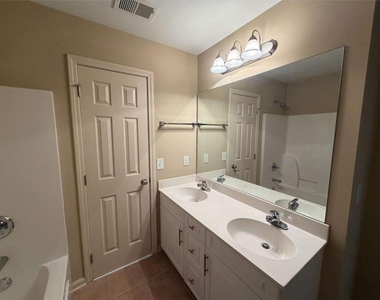 768 Laurel West Lane - Photo Thumbnail 25