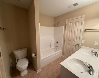 768 Laurel West Lane - Photo Thumbnail 24