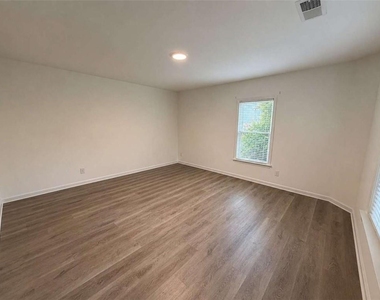 768 Laurel West Lane - Photo Thumbnail 28