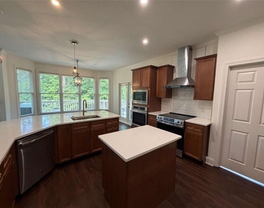 768 Laurel West Lane - Photo Thumbnail 6