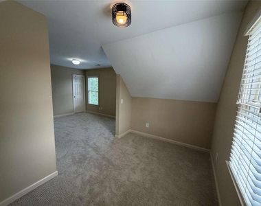 768 Laurel West Lane - Photo Thumbnail 23