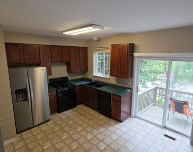 369 Evergreen Circle - Photo Thumbnail 1