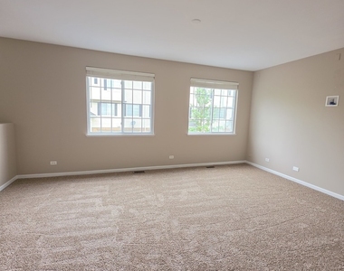 369 Evergreen Circle - Photo Thumbnail 13