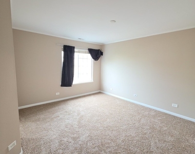 369 Evergreen Circle - Photo Thumbnail 11