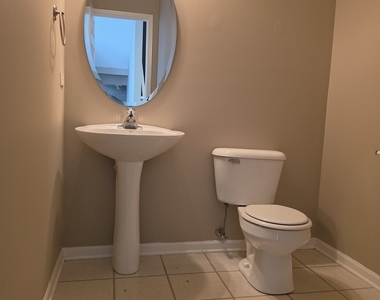 369 Evergreen Circle - Photo Thumbnail 3