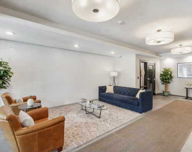 101 W Liberty Street - Photo Thumbnail 13