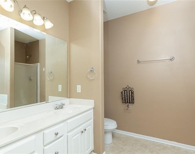 300 Mckendree Court - Photo Thumbnail 20