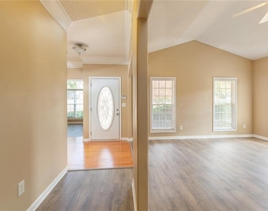300 Mckendree Court - Photo Thumbnail 3