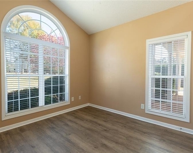 300 Mckendree Court - Photo Thumbnail 25