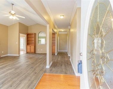 300 Mckendree Court - Photo Thumbnail 2