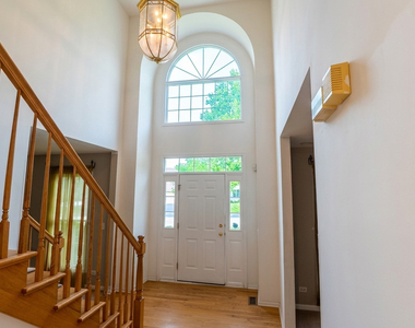 1925 Danube Way - Photo Thumbnail 1