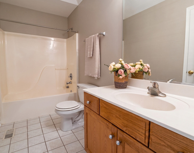 1925 Danube Way - Photo Thumbnail 14