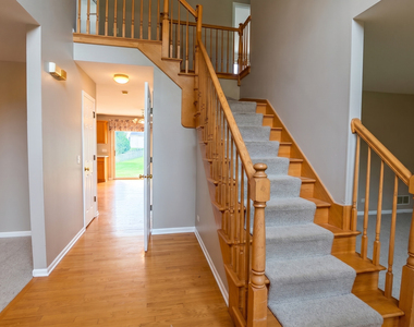 1925 Danube Way - Photo Thumbnail 2