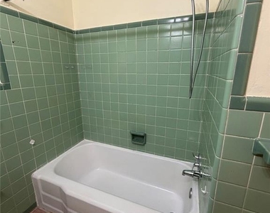 2720 Hollywood Drive - Photo Thumbnail 12