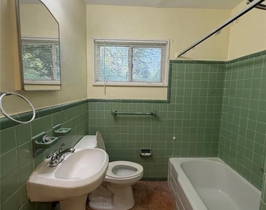 2720 Hollywood Drive - Photo Thumbnail 11