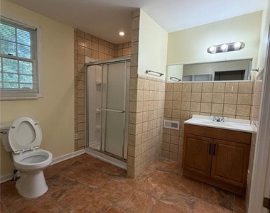 2720 Hollywood Drive - Photo Thumbnail 18