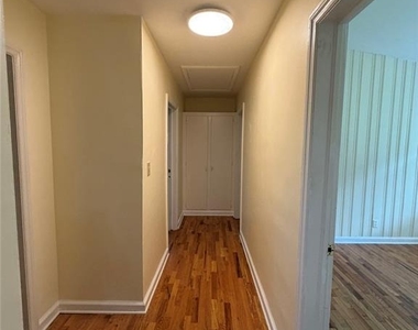 2720 Hollywood Drive - Photo Thumbnail 7