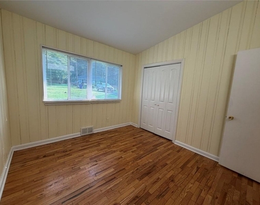 2720 Hollywood Drive - Photo Thumbnail 8